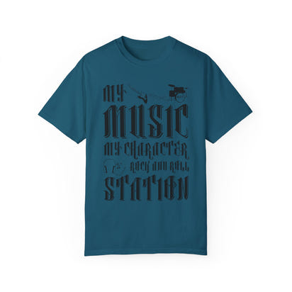 (Musik)Unisex-T-Shirt aus stückgefärbtem Material