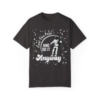 Unisex-T-Shirt aus stückgefärbtem Material