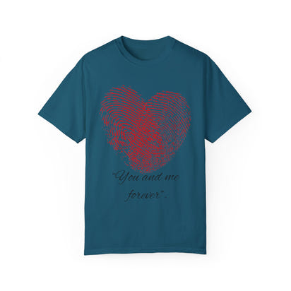Camiseta unisex teñida en prenda para San Valentín