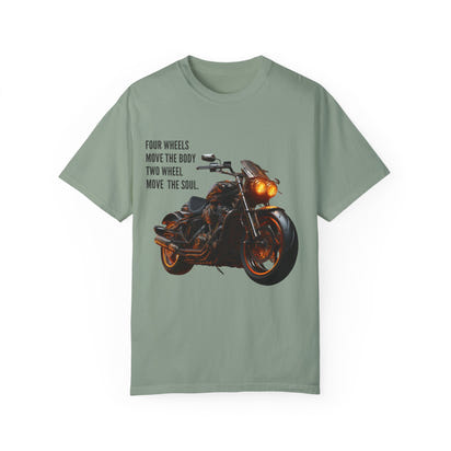 Camiseta unisex teñida con toque artístico (moto)