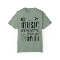 (Musik)Unisex-T-Shirt aus stückgefärbtem Material