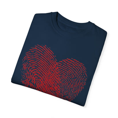 Camiseta unisex teñida en prenda para San Valentín