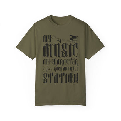 (Musik)Unisex-T-Shirt aus stückgefärbtem Material