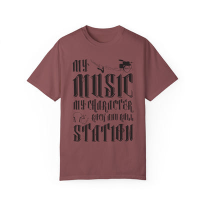 (Musik)Unisex-T-Shirt aus stückgefärbtem Material
