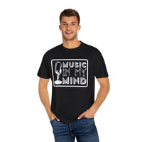 (Musik)Unisex-T-Shirt aus stückgefärbtem Material