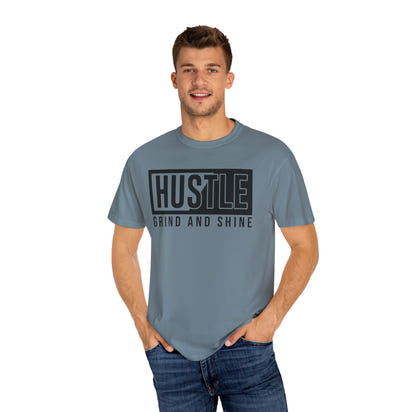 Unisex-T-Shirt aus stückgefärbtem Material