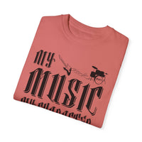 (Musik)Unisex-T-Shirt aus stückgefärbtem Material