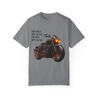 Camiseta unisex teñida con toque artístico (moto)
