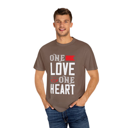 (Valentinstag) Unisex-T-Shirt aus stückgefärbtem Material