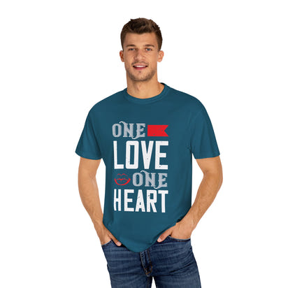 (Valentinstag) Unisex-T-Shirt aus stückgefärbtem Material