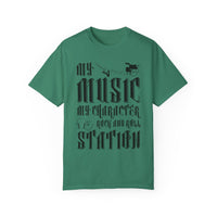 (Musik)Unisex-T-Shirt aus stückgefärbtem Material