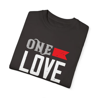 (Valentinstag) Unisex-T-Shirt aus stückgefärbtem Material