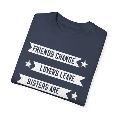 (Schwester) Unisex-T-Shirt aus stückgefärbtem Material