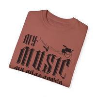 (Musik)Unisex-T-Shirt aus stückgefärbtem Material