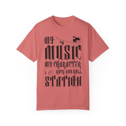 (Musik)Unisex-T-Shirt aus stückgefärbtem Material