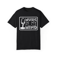(Musik)Unisex-T-Shirt aus stückgefärbtem Material