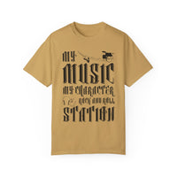 (Musik)Unisex-T-Shirt aus stückgefärbtem Material