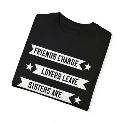 (Schwester) Unisex-T-Shirt aus stückgefärbtem Material