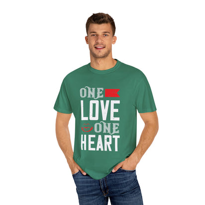 (Valentinstag) Unisex-T-Shirt aus stückgefärbtem Material