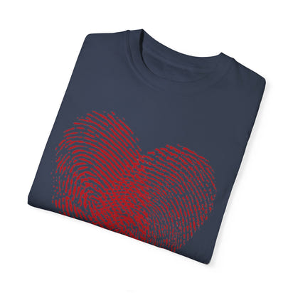 Camiseta unisex teñida en prenda para San Valentín