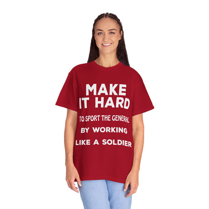 Militärisches Unisex-T-Shirt, stückgefärbt