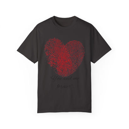 Camiseta unisex teñida en prenda para San Valentín