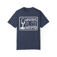 (Musik)Unisex-T-Shirt aus stückgefärbtem Material