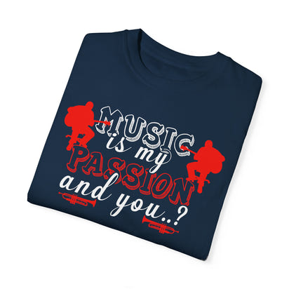 (Musik)Unisex-T-Shirt aus stückgefärbtem Material