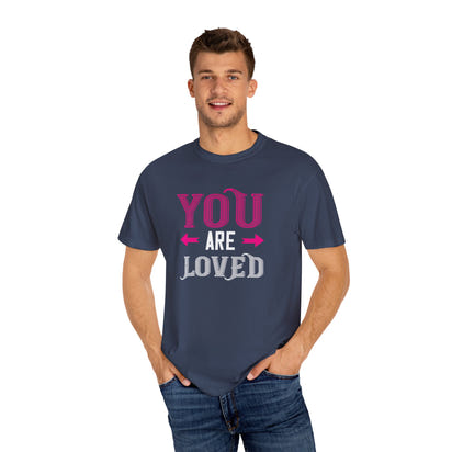 (Valentinstag) Unisex-T-Shirt aus stückgefärbtem Material