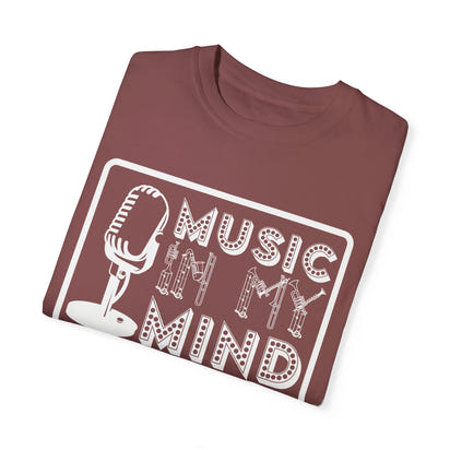 (Musik)Unisex-T-Shirt aus stückgefärbtem Material