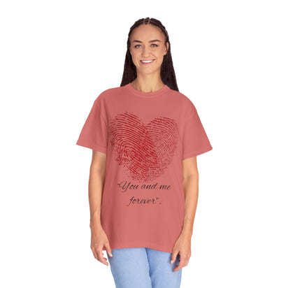 Camiseta unisex teñida en prenda para San Valentín