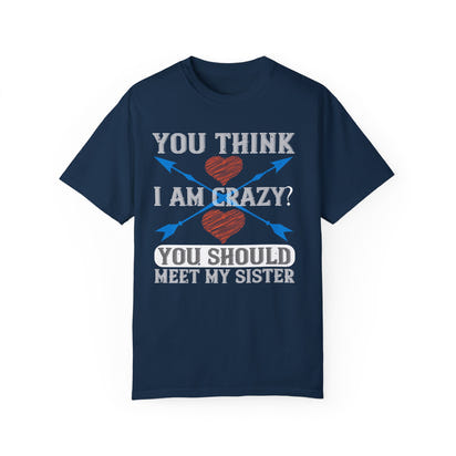 (Schwester) Unisex-T-Shirt aus stückgefärbtem Material
