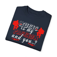 (Musik)Unisex-T-Shirt aus stückgefärbtem Material