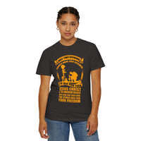 Militärisches Unisex-T-Shirt, stückgefärbt