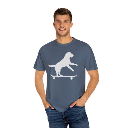 Unisex-T-Shirt aus stückgefärbtem Material