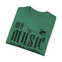 (Musik)Unisex-T-Shirt aus stückgefärbtem Material
