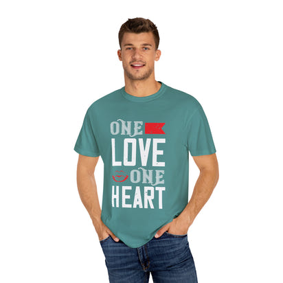 (Valentinstag) Unisex-T-Shirt aus stückgefärbtem Material