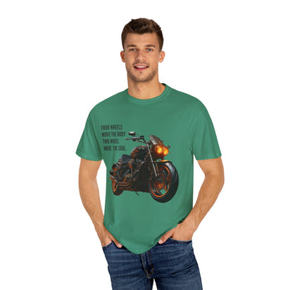 Camiseta unisex teñida con toque artístico (moto)