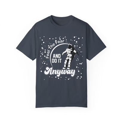 Unisex-T-Shirt aus stückgefärbtem Material