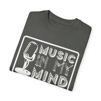 (Musik)Unisex-T-Shirt aus stückgefärbtem Material