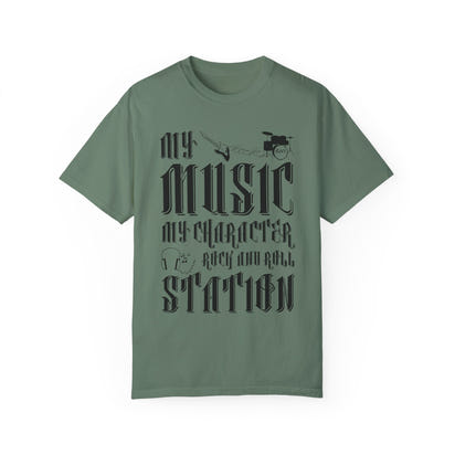 (Musik)Unisex-T-Shirt aus stückgefärbtem Material