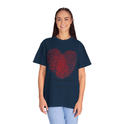 Camiseta unisex teñida en prenda para San Valentín