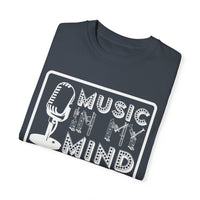 (Musik)Unisex-T-Shirt aus stückgefärbtem Material
