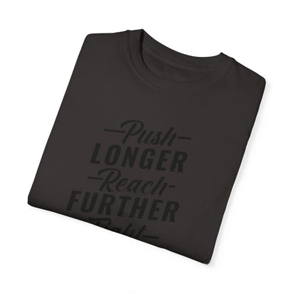 Unisex-T-Shirt aus stückgefärbtem Material