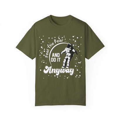 Unisex-T-Shirt aus stückgefärbtem Material