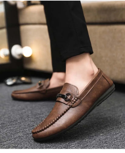 Zapatos casuales transpirables para hombre, tendencia de ocio de primavera y verano, zapatos de moda con hebilla de bocado de caballo estilo retro y pedal.
